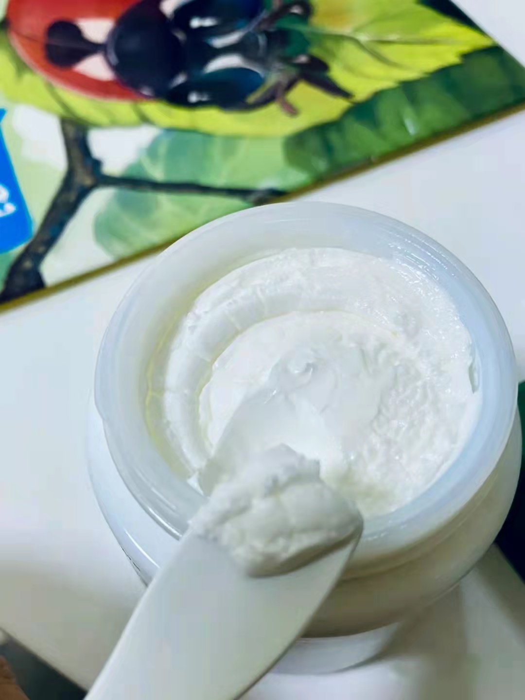 欧莱雅和赫莲娜面霜哪个好,海蓝之谜比赫莲娜好吗