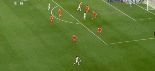 中国足球也在慢慢崛起，力挺他们的付出，为她们喝彩。