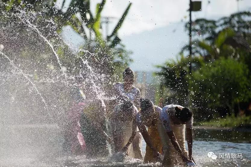 傣族象脚鼓舞的艺术特征,傣族长鼓乐器