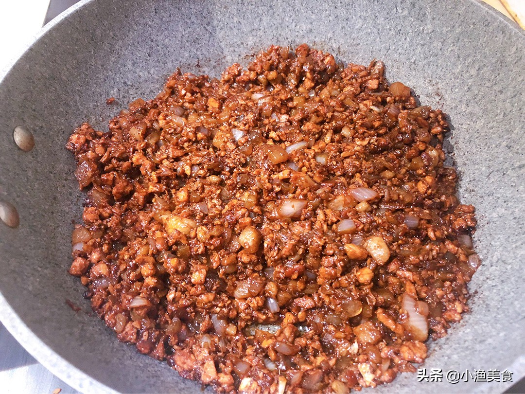 正宗酱肉包子的做法,酱肉包子的做法最正宗的做法