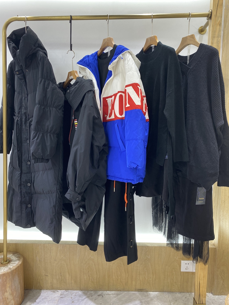 黑马蓝女装尾货专卖店,欧e黑马蓝女装外套