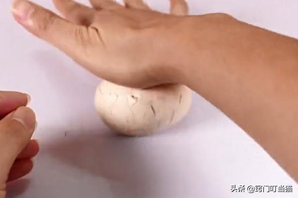 如何快速剥出一个完整的鸡蛋,这才是我见过最快剥柚子的方法