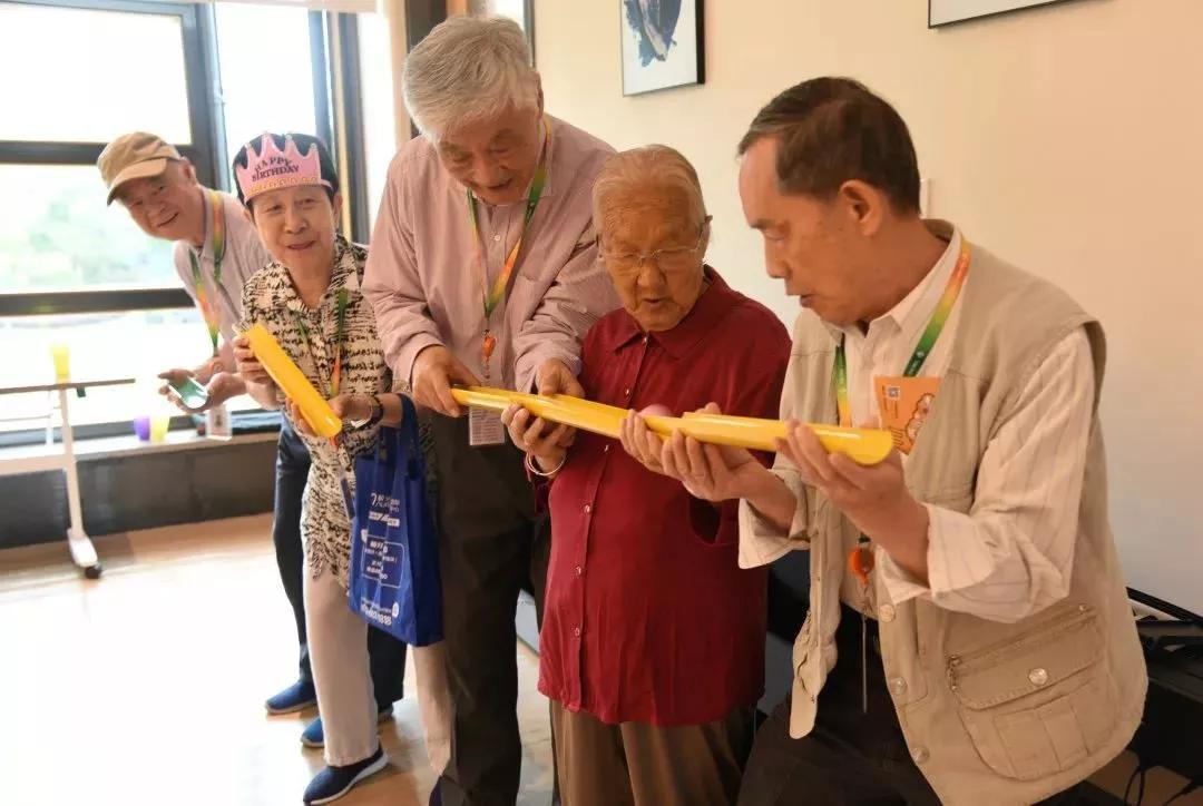 在过节这件事上，他们是最认真的