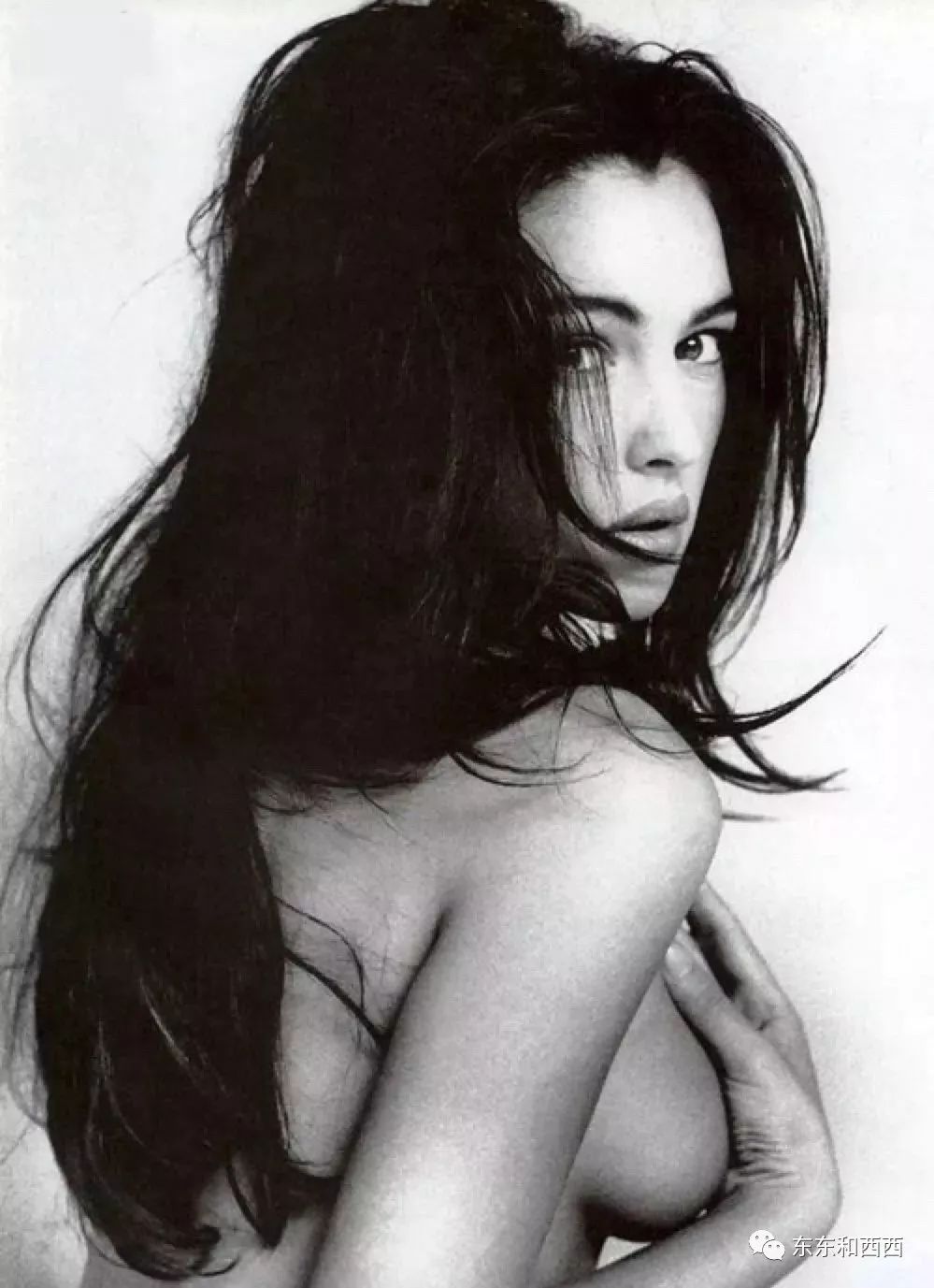 55岁仍然性感至死，这样的天生*物尤**从来没人觉得她低俗