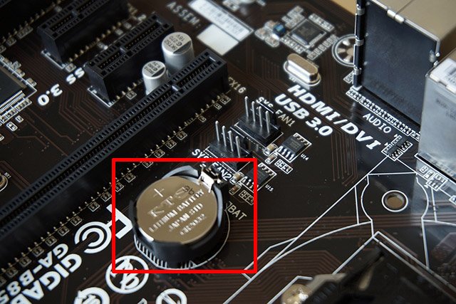 电脑主机显示器灯亮但没反应,电脑主机亮显示器不亮键盘没反应