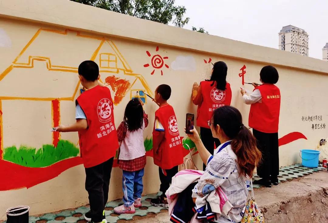 潍坊小手拉大手共创文明城照片,共绘文明城手绘图片