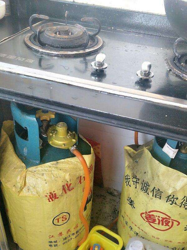 煤气用完是先关灶头还是先关气罐,煤气用完后先关哪个开关