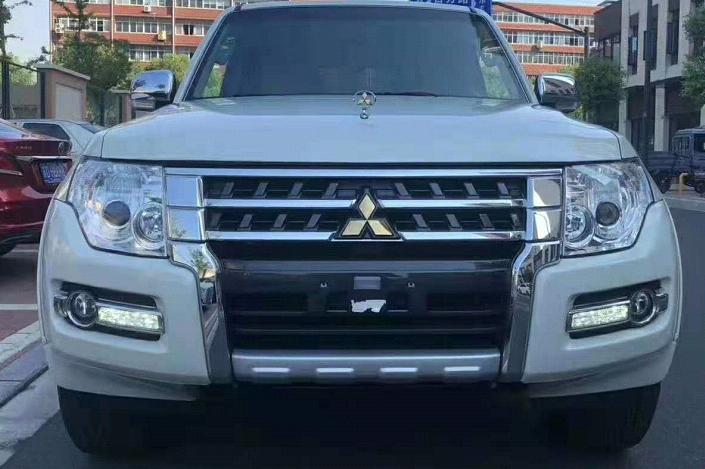 到店体验帕杰罗V93:高大威猛,动力参数弱,仅售33万