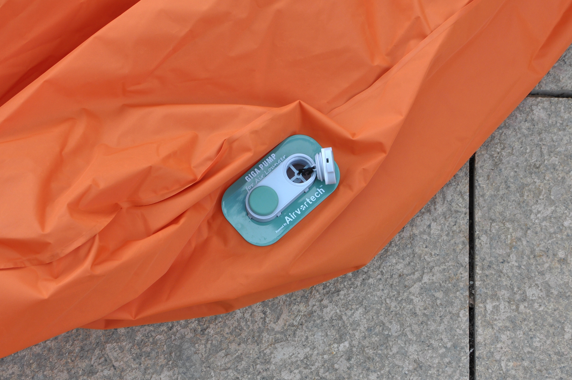 十一长假，我用反射镜面一键自动充气休闲床玩嗨了