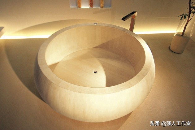 家庭安装木制浴缸效果图,现代浴缸卫生间装修风格