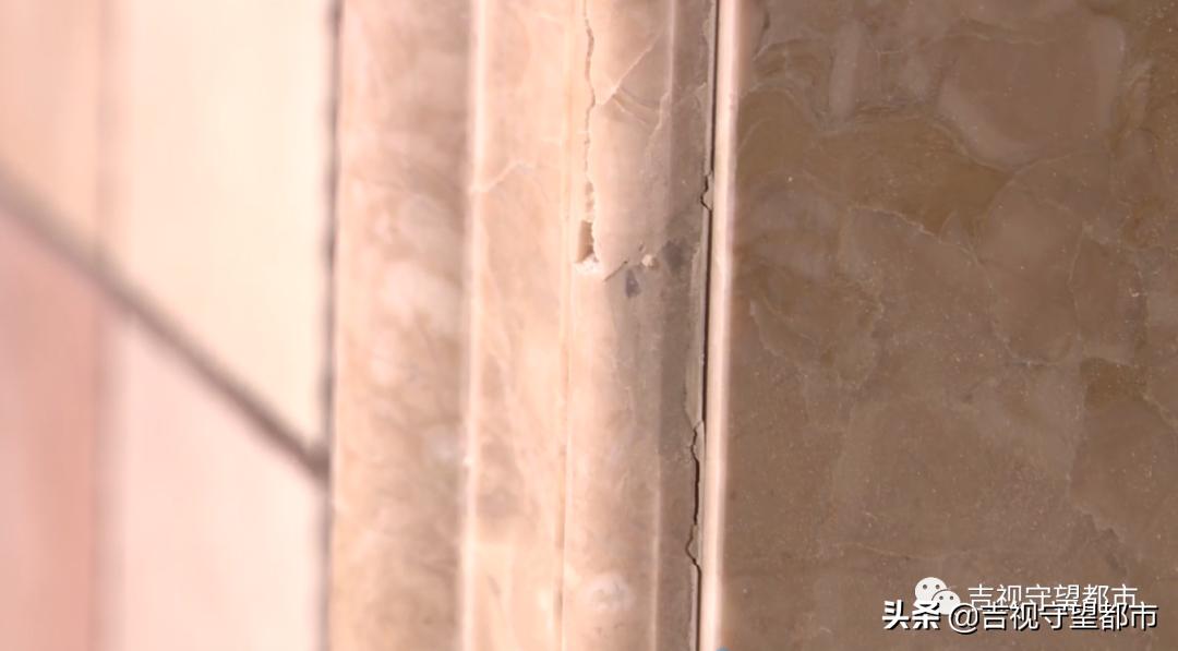 大理石不到一个月开裂怎么回事,大理石开裂是正常现象吗