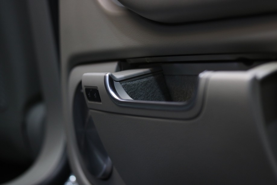 怪兽修车：修复一辆09年西装暴徒奥迪S8，当年售价200多万