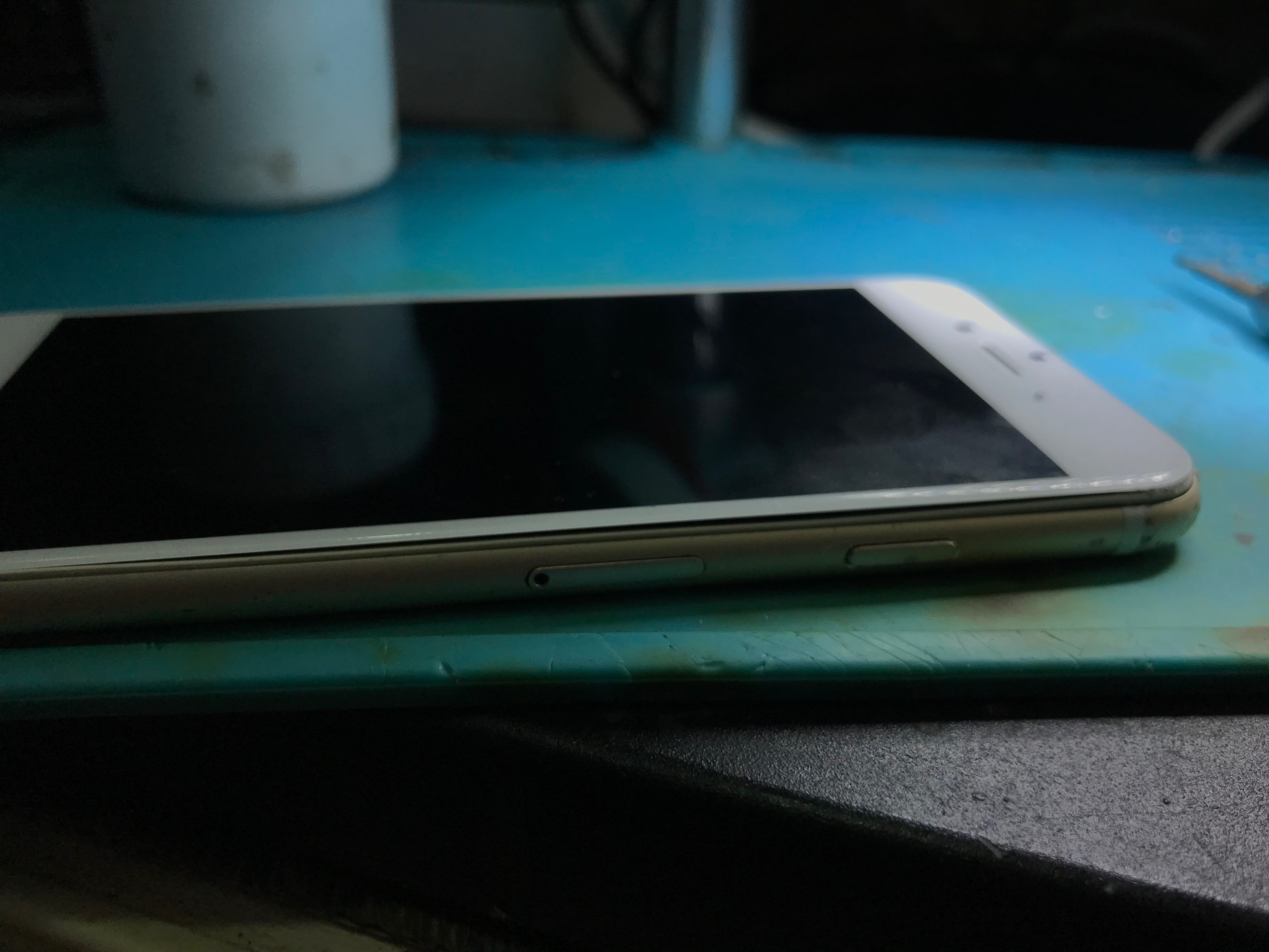 苹果6s不停重启花屏,苹果6s不间断重启