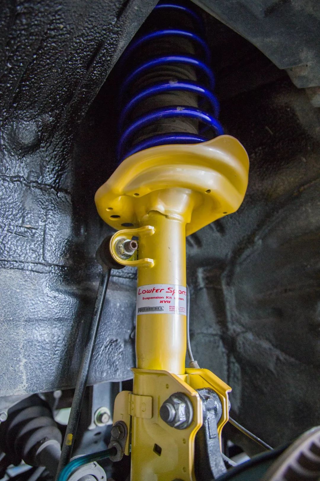 特斯拉modely避震改装,特斯拉modely改装避震