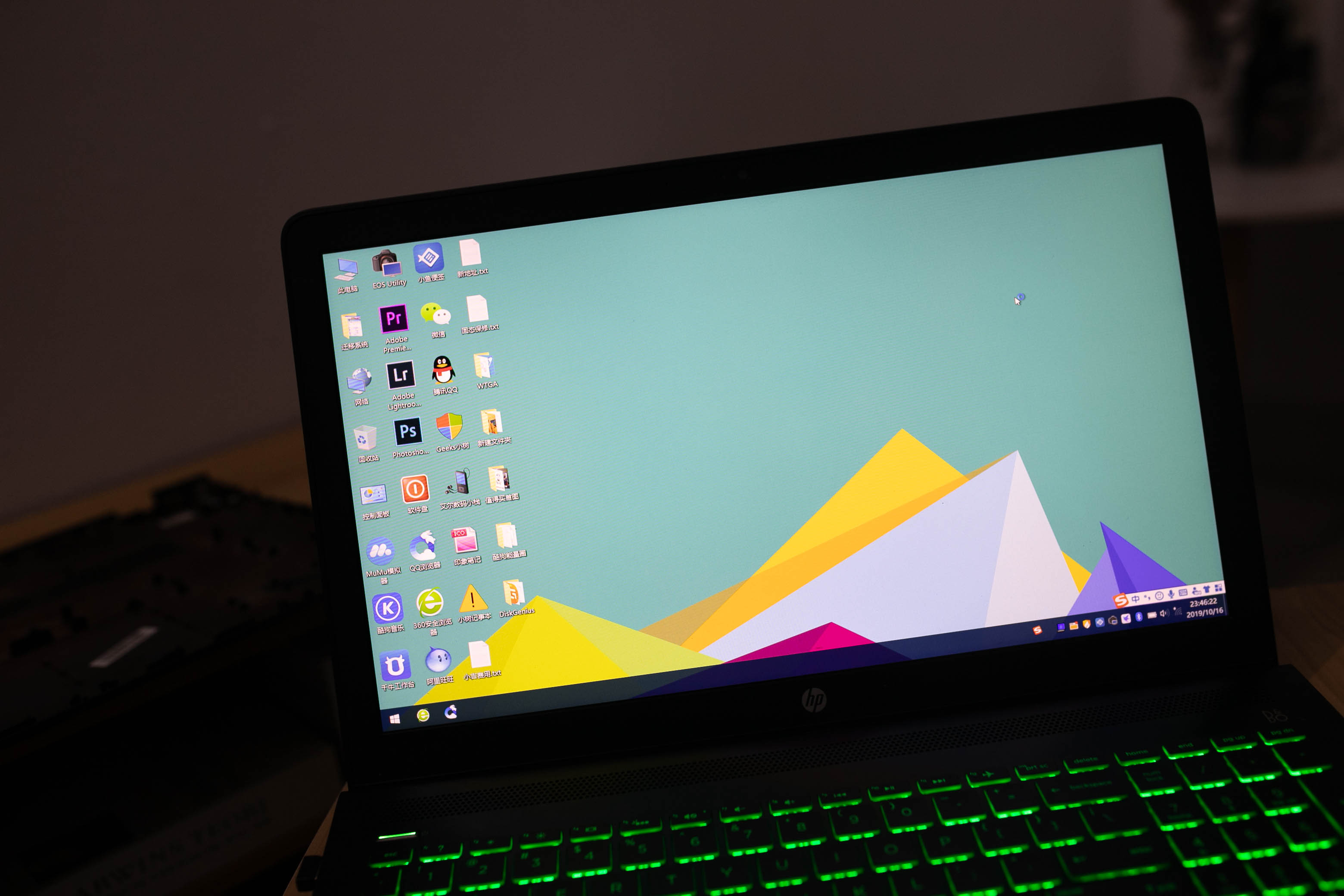 笔记本升级SSD硬盘,然后不想重装系统:我炸天帮黄小贝说可以