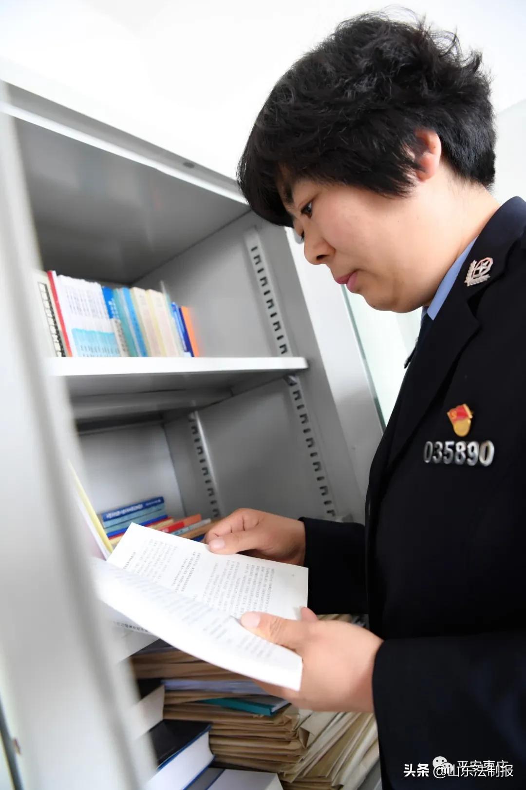 身边榜样|枣庄公安赵雪梅：阅尽千卷温柔有光