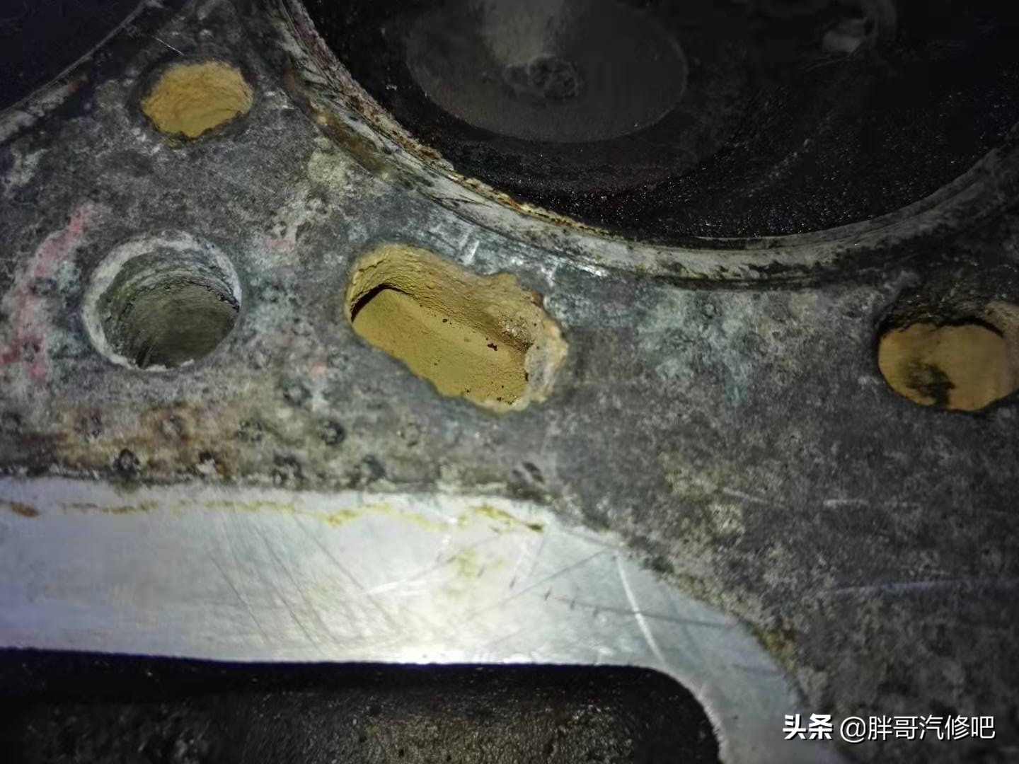 老富康缸盖漏油,老款富康水温高风扇不转