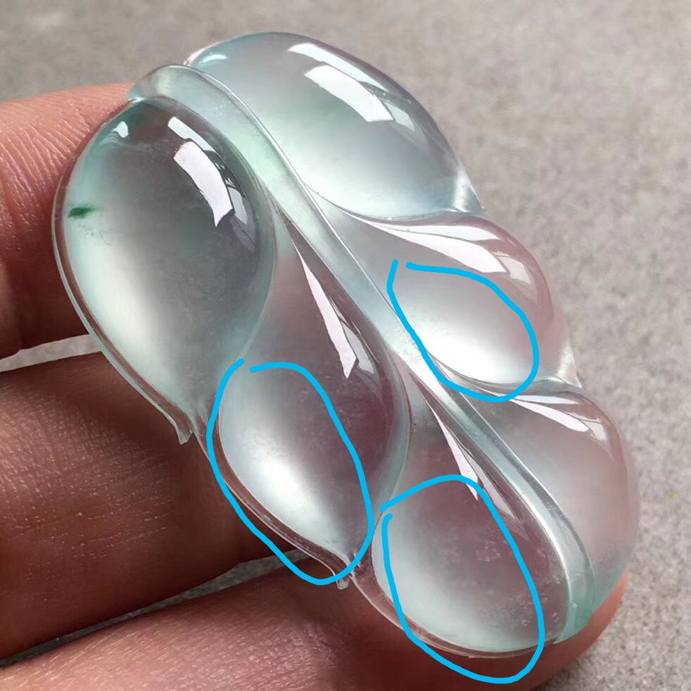 翡翠糯化起胶和糯冰哪个好,翡翠起胶的好还是高冰的好