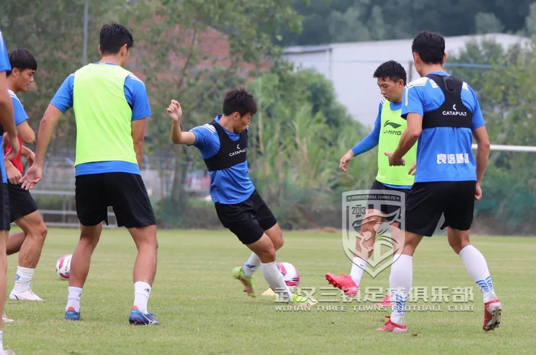 武汉三镇队开启昆明冬训,武汉三镇集训