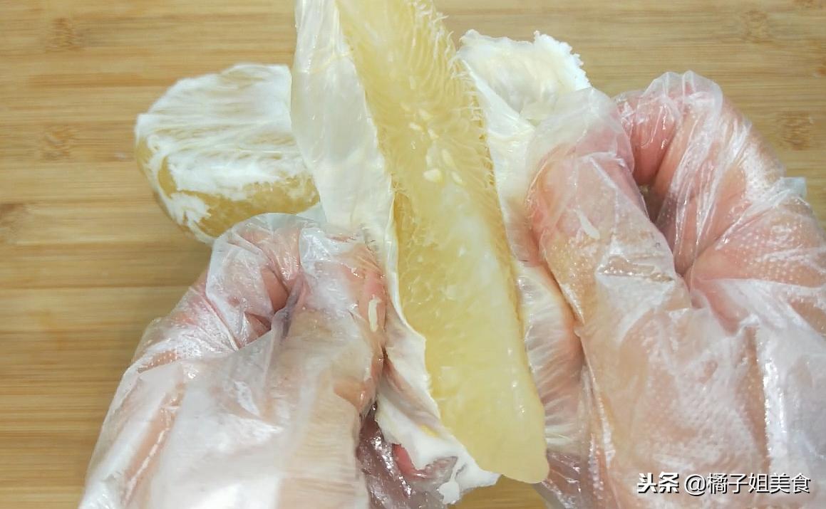 怎样剥柚子又好看又好吃,柚子待客怎么切