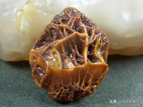 捡块石头1个亿奇石收藏多疯狂,戈壁滩上捡的玛瑙原石图片