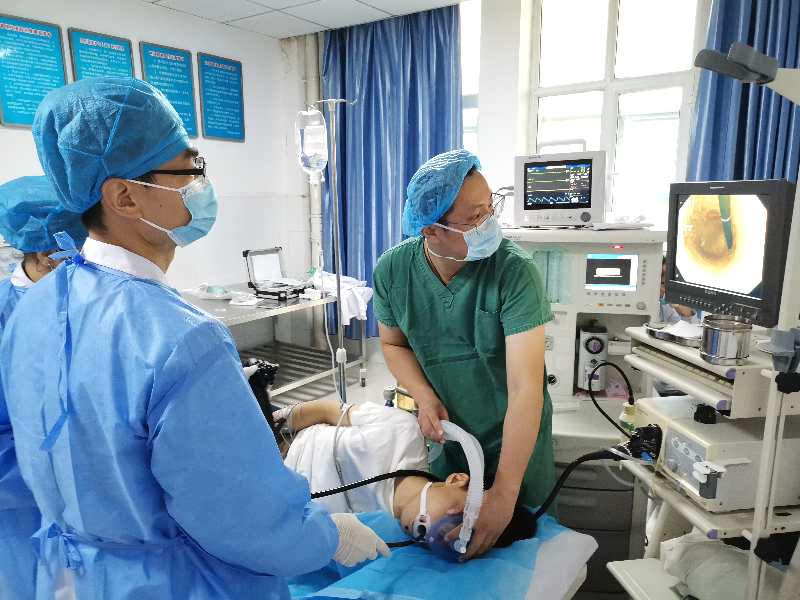 胃镜检查告别痛苦,阿克陶县首次采用瑞芬太尼复合丙泊酚技术开展无痛胃镜检查