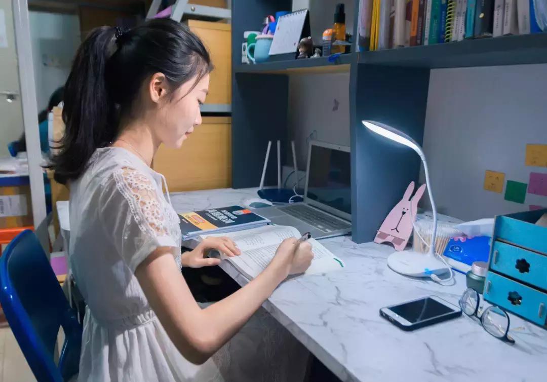 东莞理工学院城市学院新生群,东莞理工学院城市学院英语系