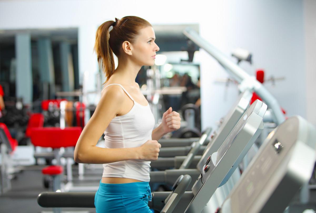 女生没屁股怎么锻炼臀部,女生怎么练翘臀不去健身房