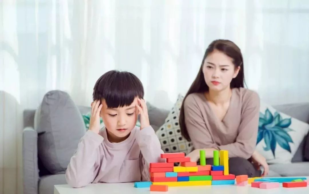 为什么孩子越来越不想和大人沟通,到一定年龄为什么不想跟人沟通