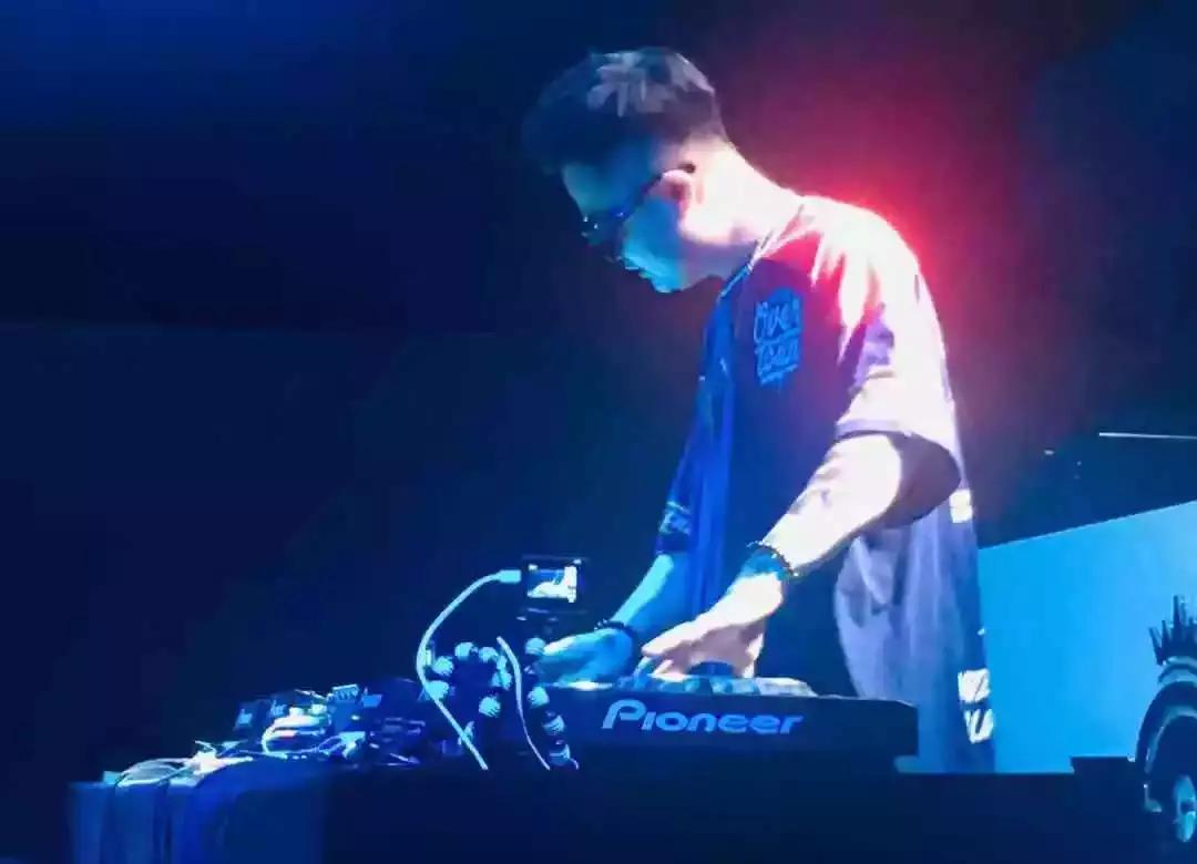 苏华学校DJ教学｜DJ培训的入门教学知识选集！