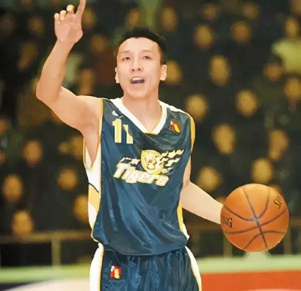 篮球广东五虎李群,篮球李群个人资料