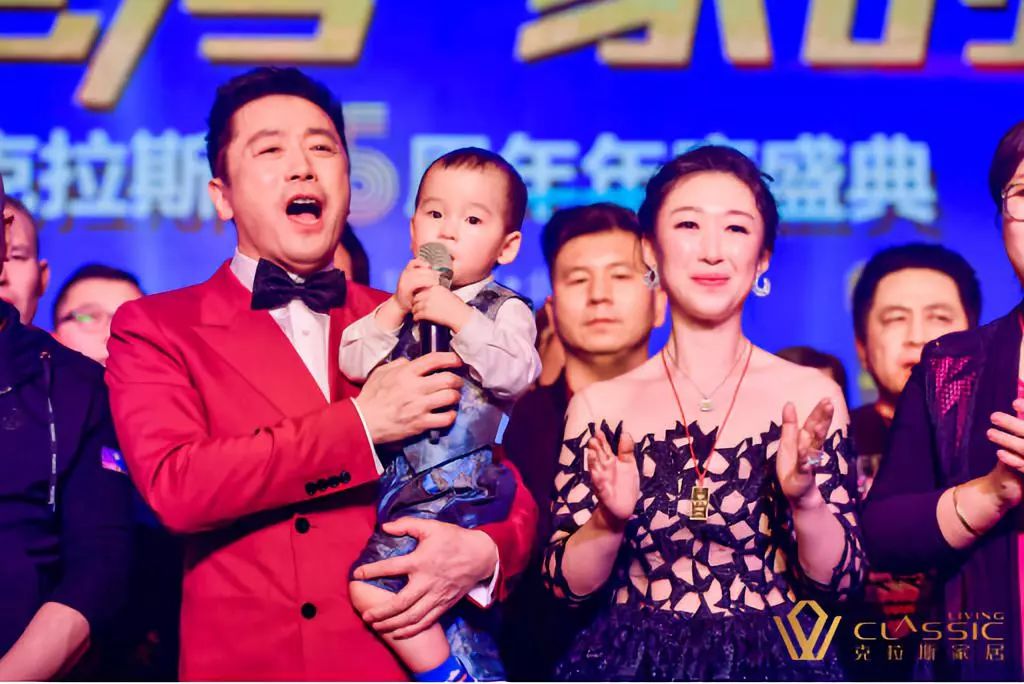 鑹烘湳澶у挅,鑹烘湳澶у笀鍙傚姞璺ㄥ勾鏅氫細