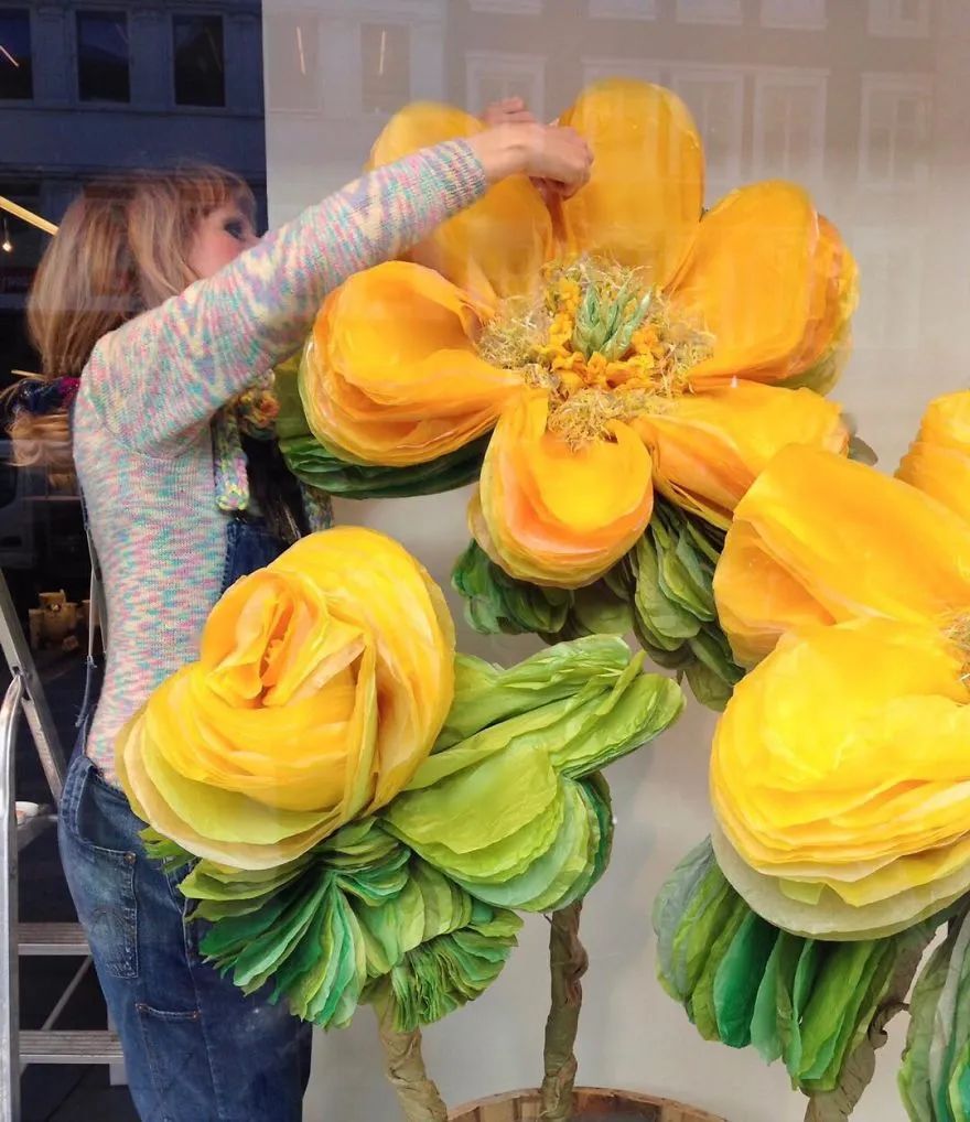 用纸巾做的花又简单又好看,用纸巾做的花很漂亮又简单