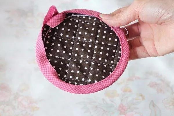 在家用几块小碎布,就能做个玫瑰零钱包,闺蜜看了都想要!附教程