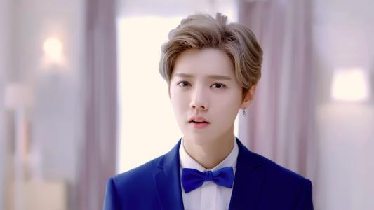 鹿晗夜店玩咖实锤,鹿晗关晓彤深夜与好友酒吧聚会