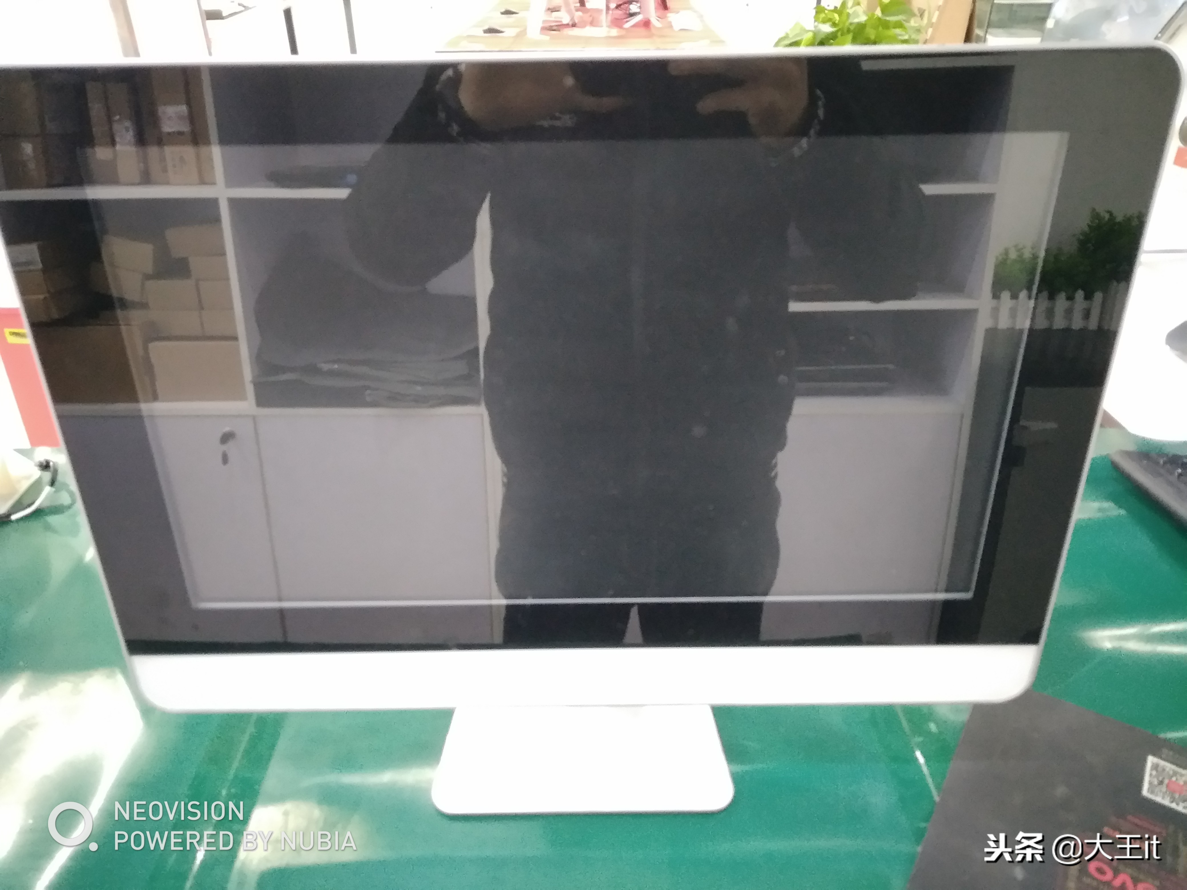 网上899买的苹果电脑被骗，鲁大师跑居然9W多分，全是山寨配件