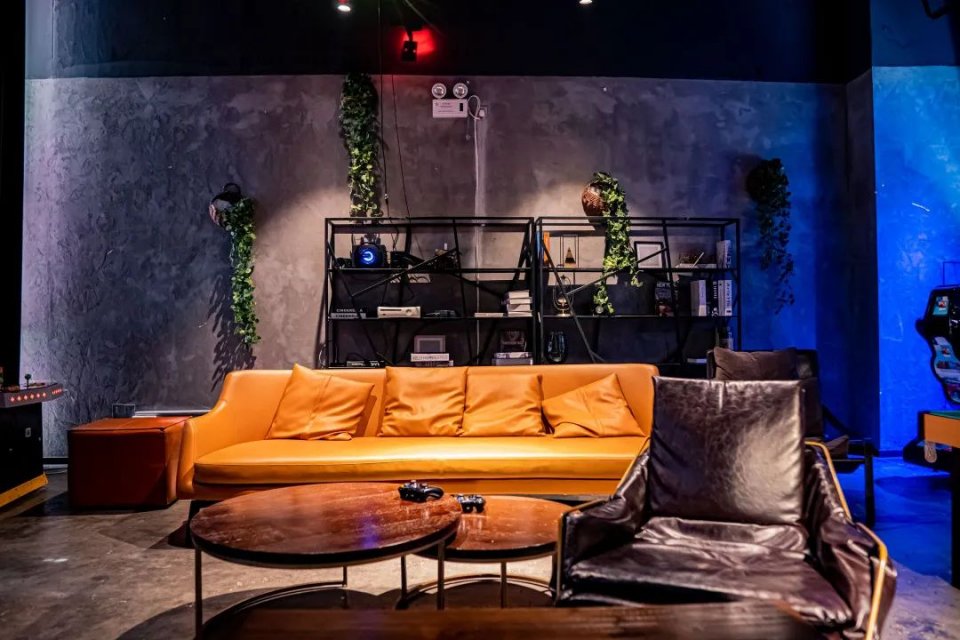 轰趴馆里的小型ktv多少钱,酒店式公寓轰趴棋牌馆