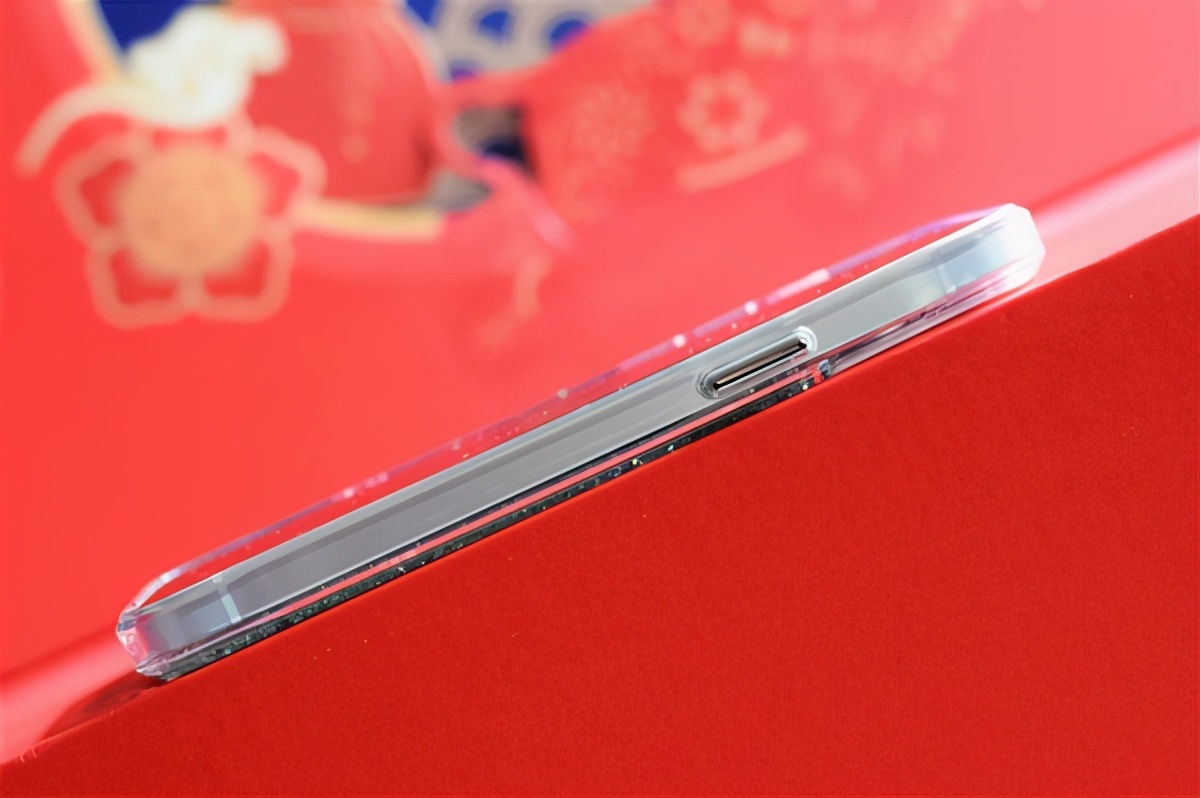 iphone12pro皮革保护套,iphone12或将搭配新保护壳