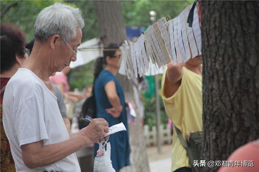 一个孩子的恋爱观，往往取决于自己父母的人生观和爱情观