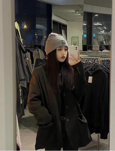 如何知道自己的脸型适合什么帽子,根据脸型挑选帽子这样才不显脸大