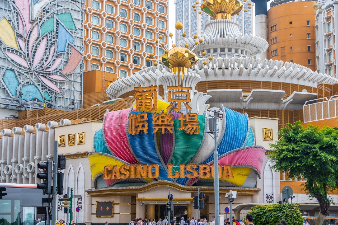 何猷君赌王最新消息,赌王去世陈百强热搜