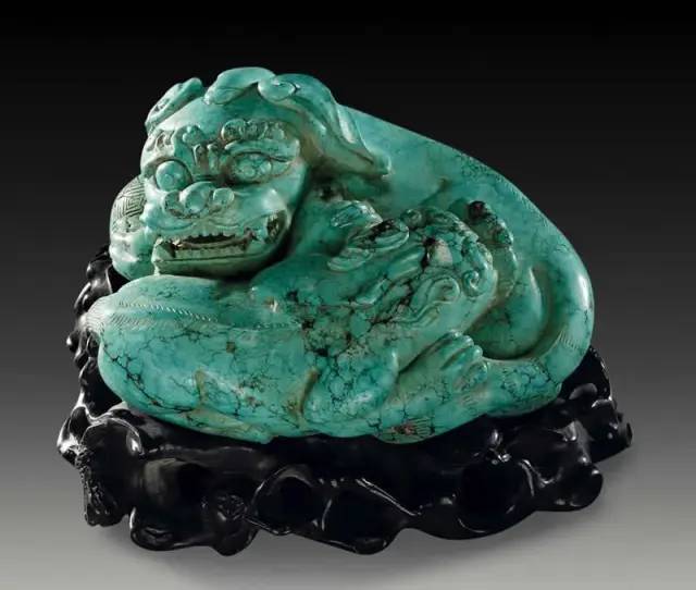 绿松石是一种非常古老的宝石,绿松石的真实历史