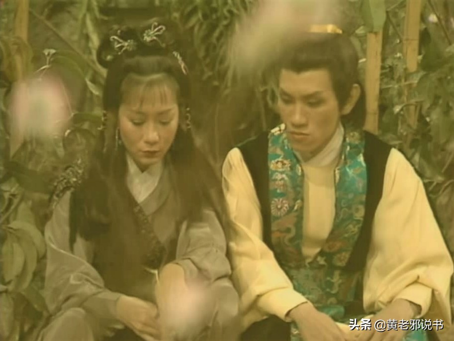 黄药师得到的《九阴真经》，从半部到一整部，金庸为何多次修改？