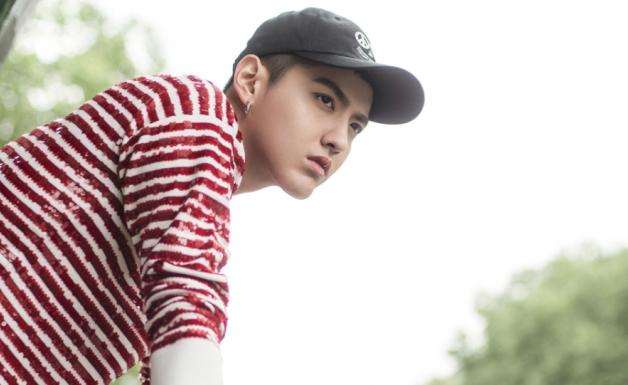 歌不错，人也很帅，这是对吴亦凡的认可吗？网友：像是忽悠人