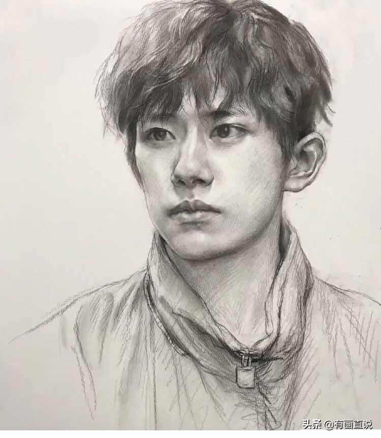 素描绘画中你容易忽略的细节，衬布和衣服的刻画，分享课程素材