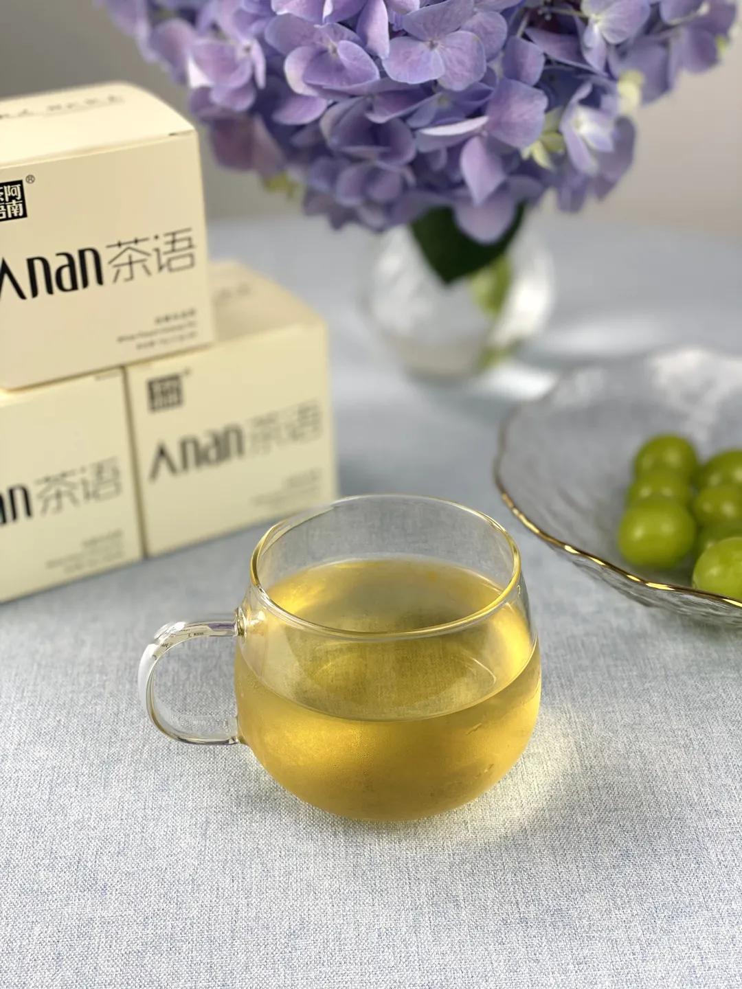 用白桃乌龙做水果茶,用白桃乌龙茶做饮品