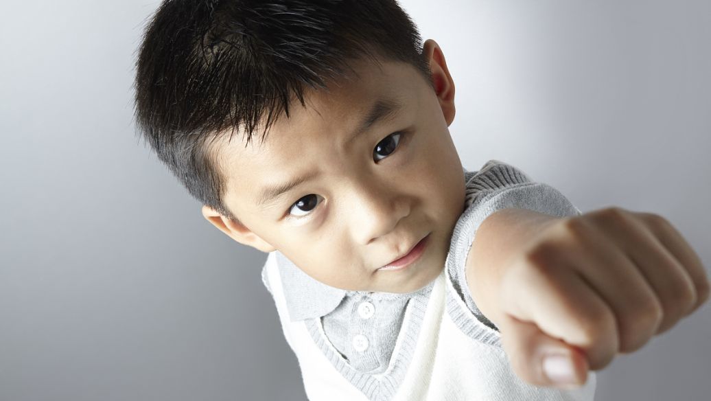 孩子脾气太倔该怎么教育,孩子脾气太倔怎么办