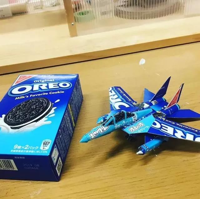 日本小哥自称“空箱职人”，靠着废纸盒办展览