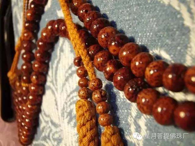 星月菩提石玉料怎么分辨好坏,星月菩提奶奶灰怎么区分好坏