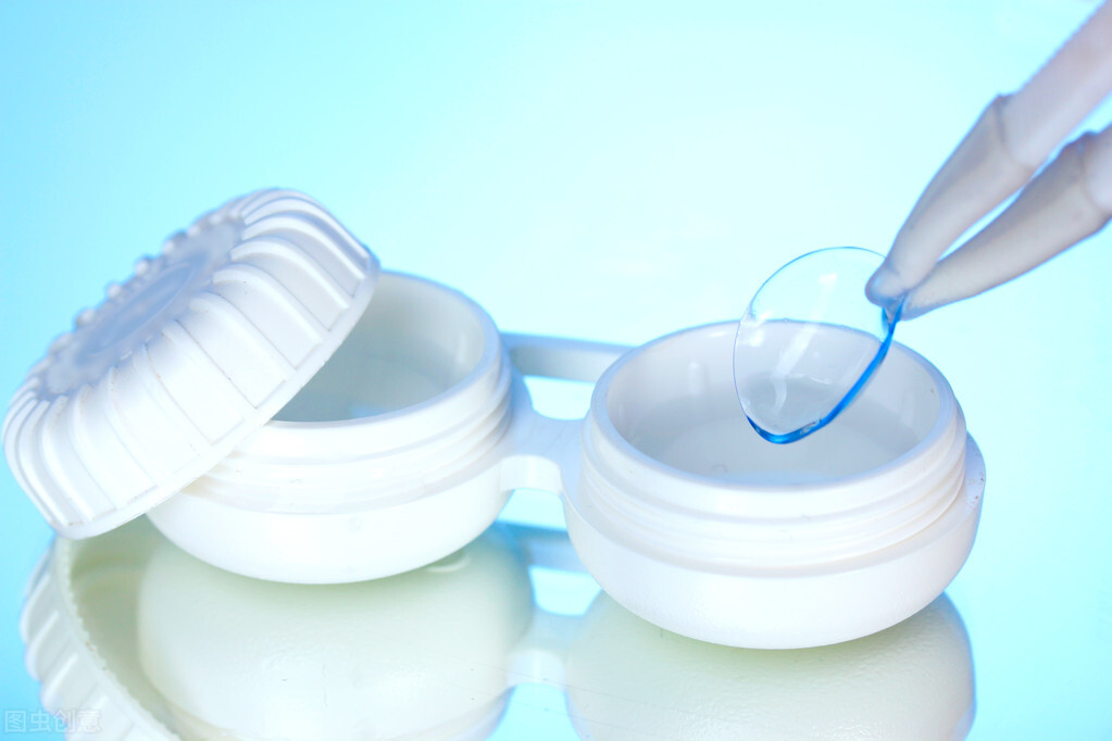 壹健康经验：漂流能戴隐形眼镜不？玩漂流能化妆吗